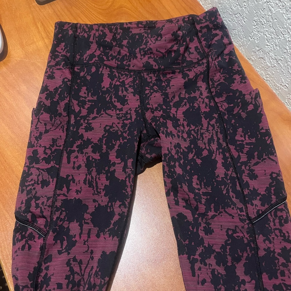 Lululemon cropped leggings - size 4 small